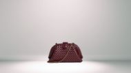 Medium Teen Lauren 1980 with Chain (Image via bottegaveneta.com)